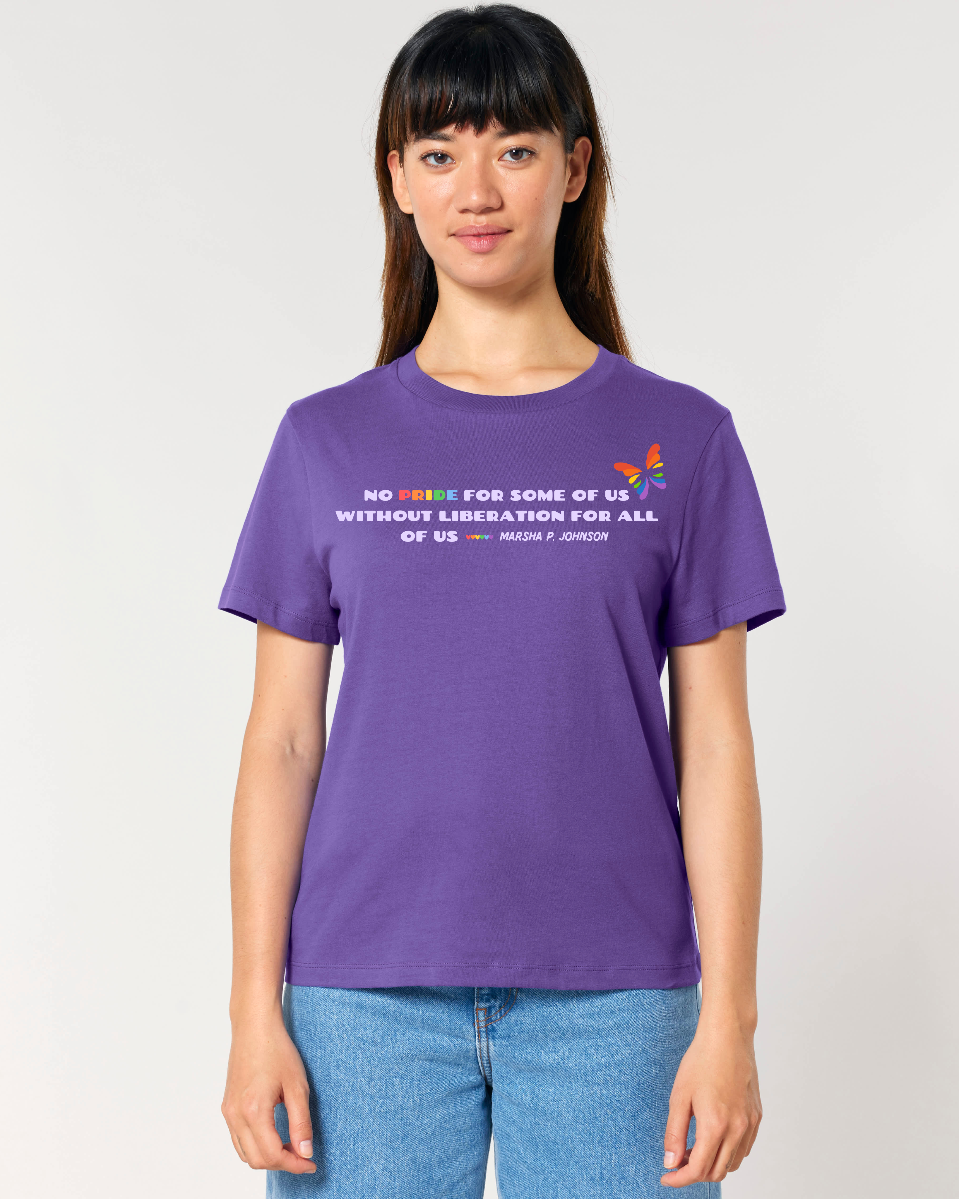 Liberation for all of us - T-Shirt lila - Pride (Eva ist **176cm** groß und trägt Größe **XS**)