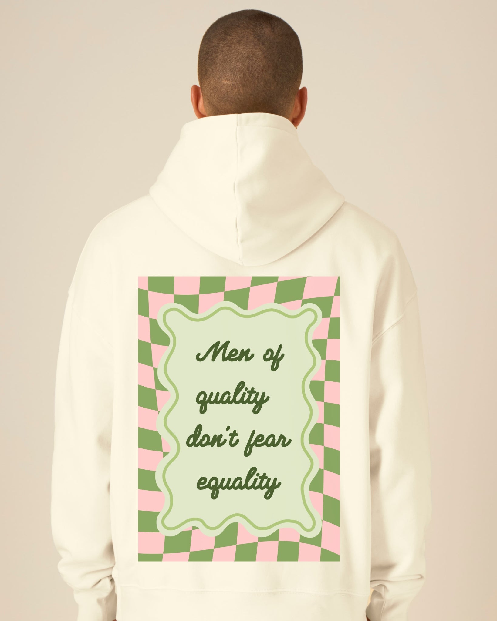 Hoodie Moosgrün (Valentin ist **178cm** groß und trägt Größe **M**)