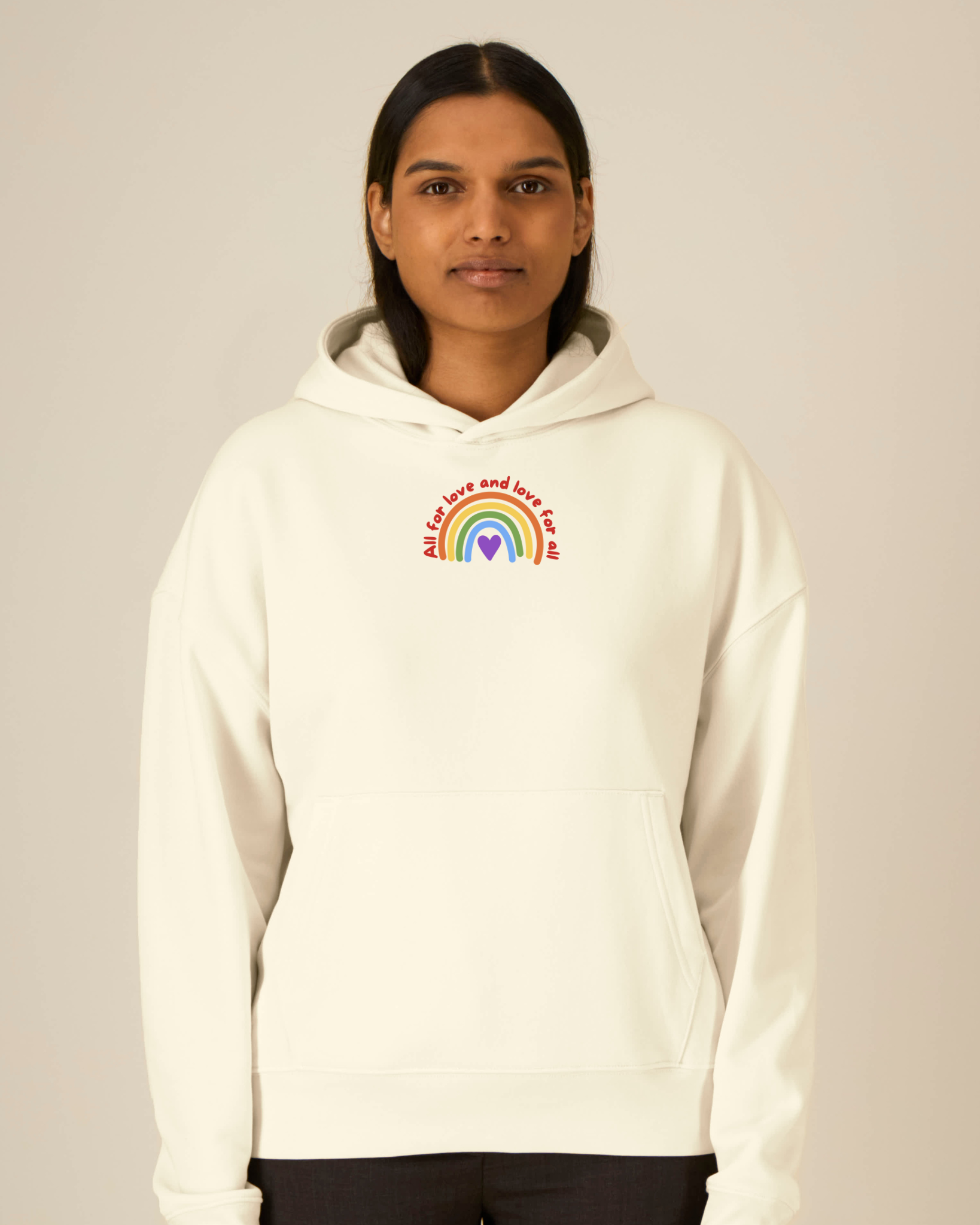 Pride wear Hoodie - Regenbogen - All for love and love for all - Creme (Selina ist **178cm** groß und trägt Größe **S**)